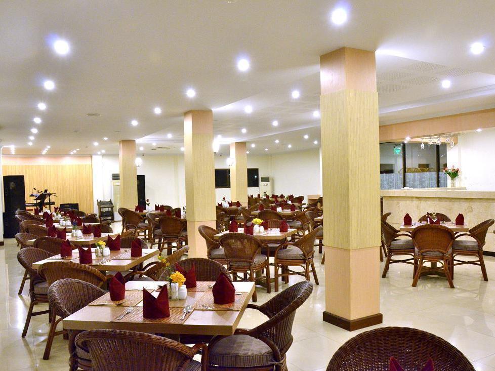 Bahari Inn Tegal Екстериор снимка